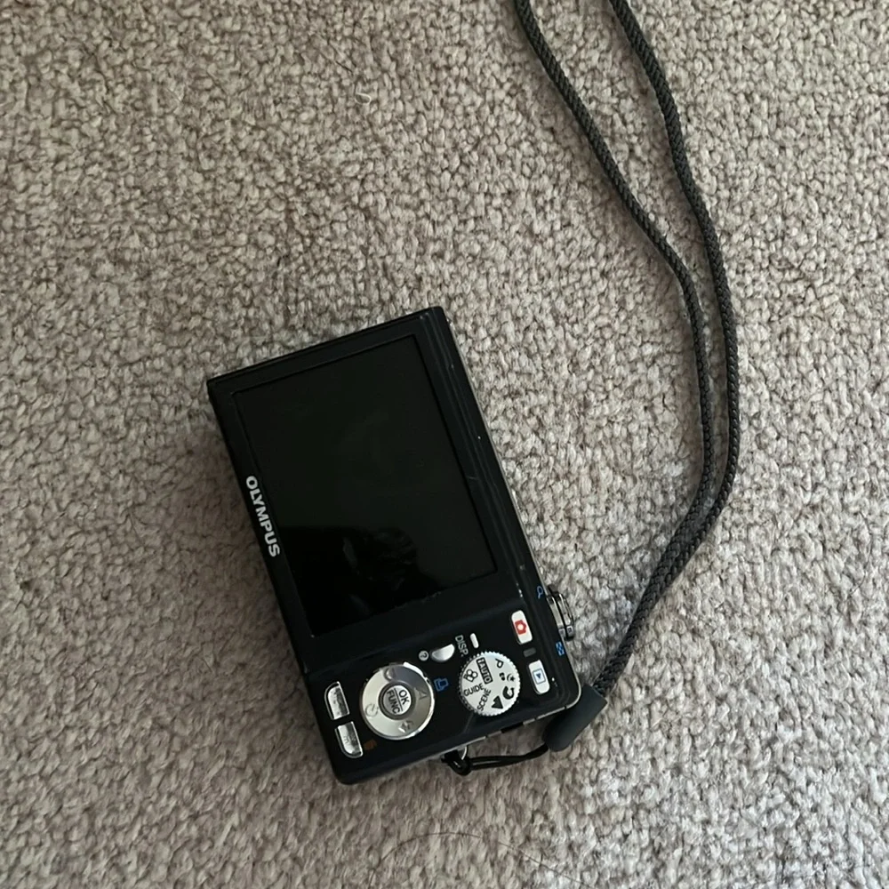 Olympus fe-370 digital camera